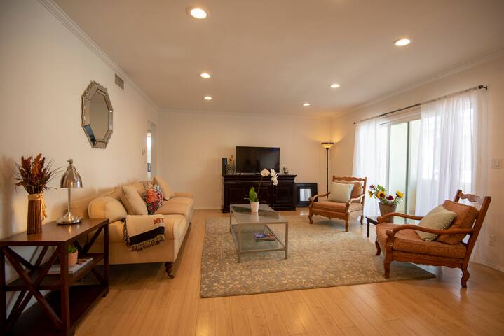 Large 3-bedroom in Santa Monica