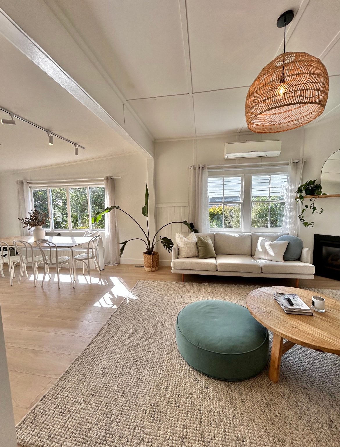 Popular Airbnb listing: Mornington Coastal Cottage in Mornington