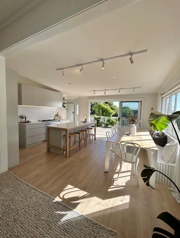 Mornington Coastal Cottage