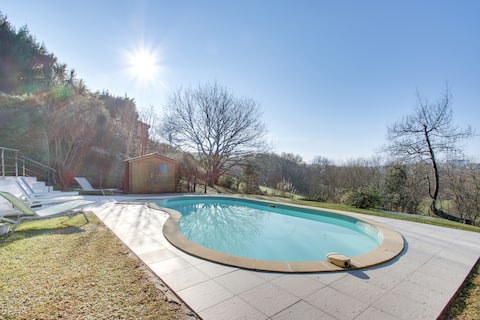 Golf villa with quiet pool and spa