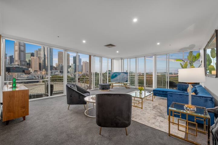 Exclusive Stays – Southgate gallery image 2