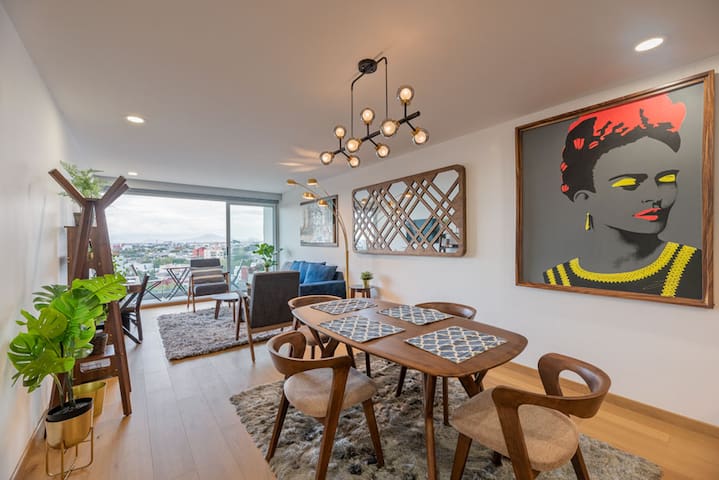 Gorgeous views, air con and perfect Condesa spot
