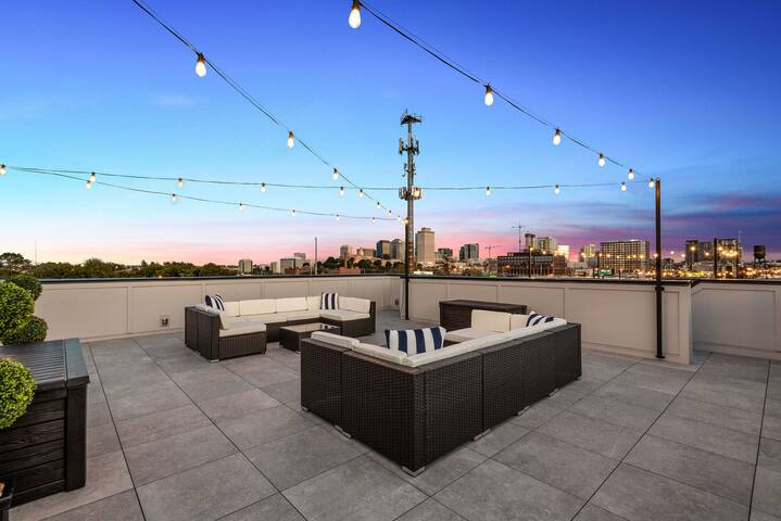 Soak Up the Skyline Views! ✦ Downtown ✦ Sleeps 24! gallery image 3