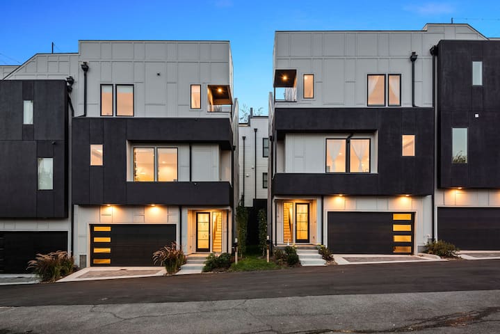 Soak Up the Skyline Views! ✦ Downtown ✦ Sleeps 24!