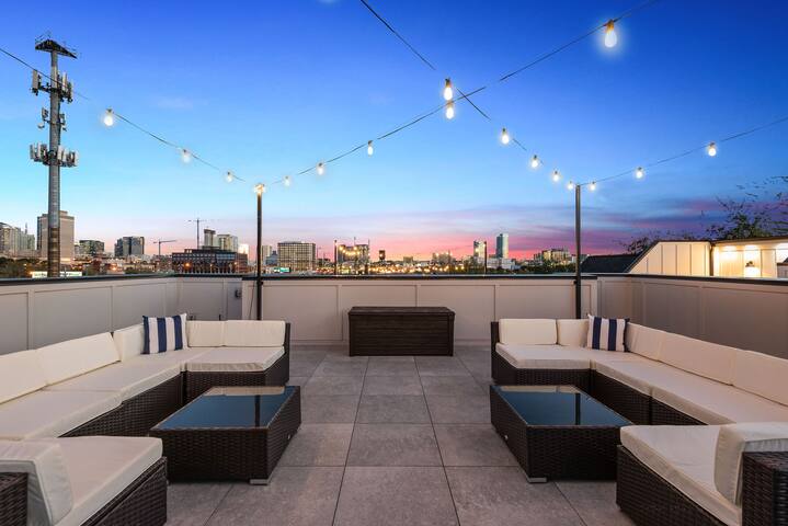 Soak Up the Skyline Views! ✦ Downtown ✦ Sleeps 24! gallery image 4