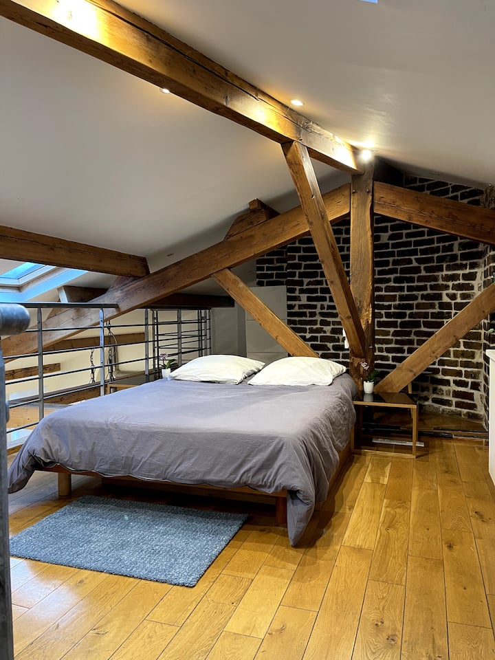 Chumba cha juu, kitanda cha watu wawili