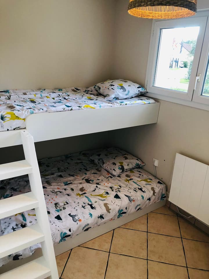fotografická izba 2
1 posteľ 120x190 na prízemí
1 posteľ 90x190 hore