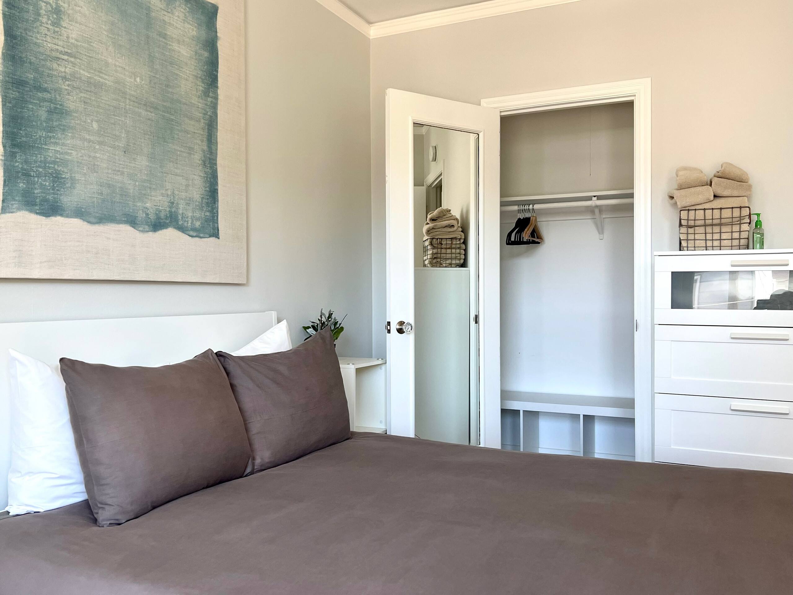 Condo in San Francisco · ★4.86 · 3 bedrooms · 3 beds · 1 bath - Image 21