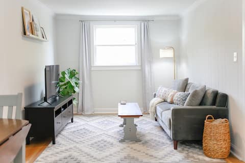Cozy Stay in Historic Hilton Village - Near CNU