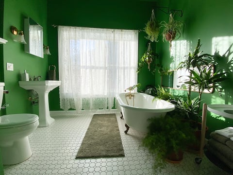 two bed one bath - steps from main street