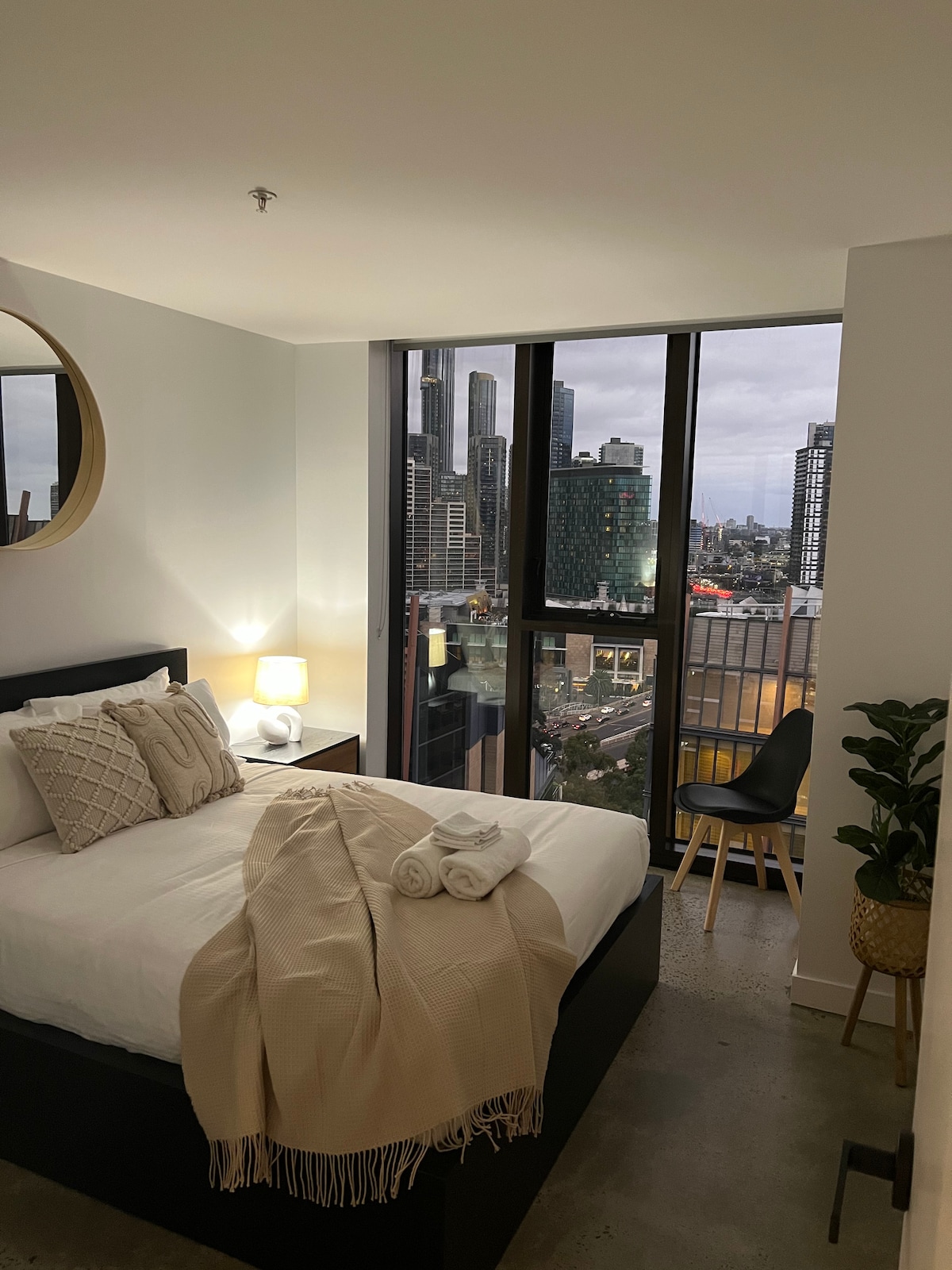 Spavaća soba 2 - pogled na rijeku Yarra i kasino Crown!