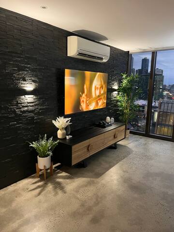 Melbourne Hot Spot – Lovely 2 Bedroom apartment gallery image 3