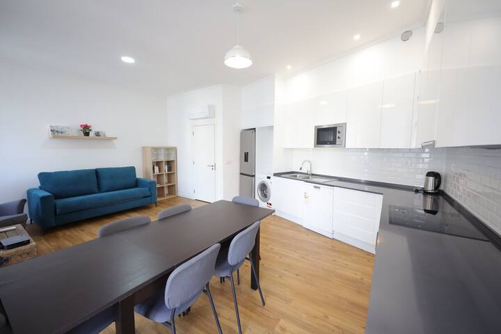 Lisboa Intendente Apartment with Balcony gallery image 3