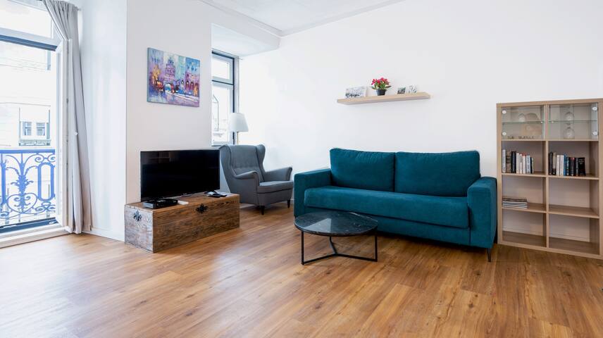 Lisboa Intendente Apartment with Balcony gallery image 5