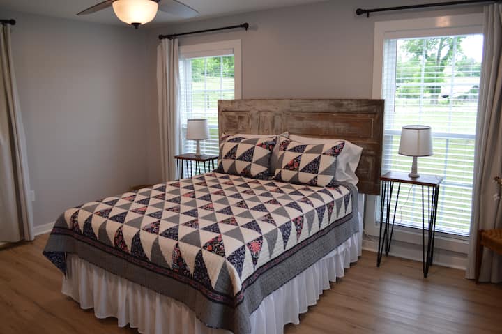 Downstairs master bedroom with queen bed