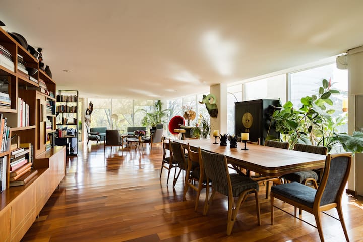 Bright, spacious apartment in trendy Polanco