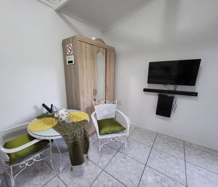 Casa De Santos B&b -
(Solar & Water Off Grid). - Benoni