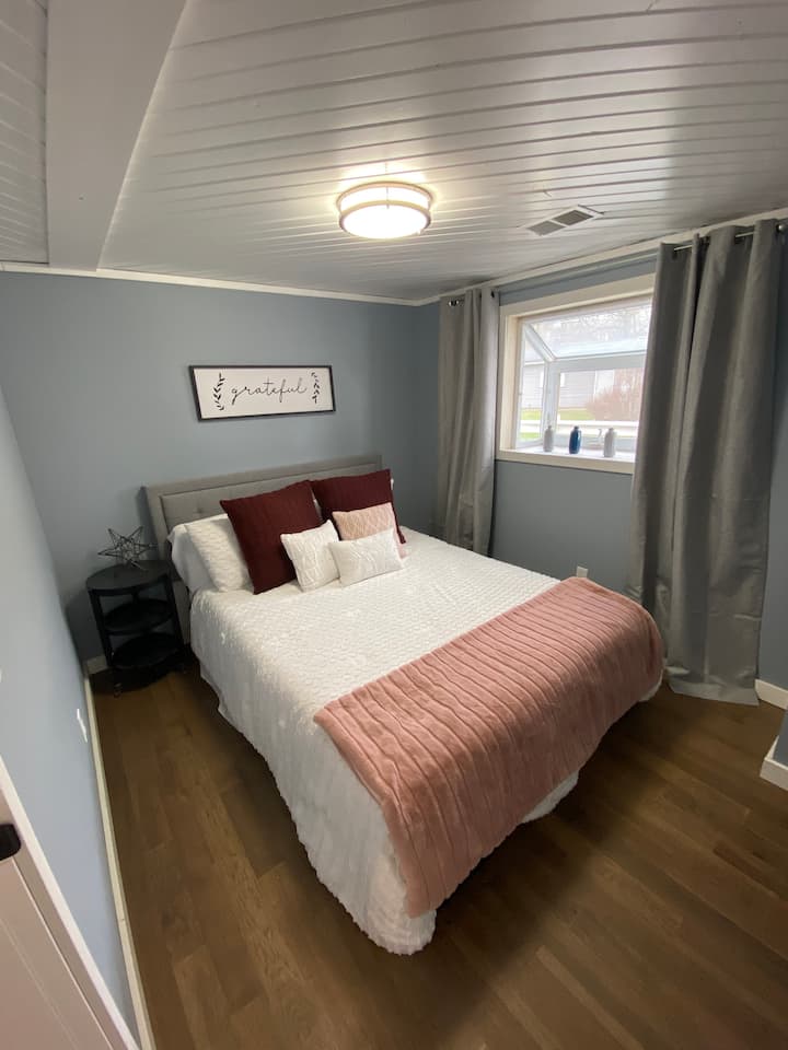 Guest bedroom