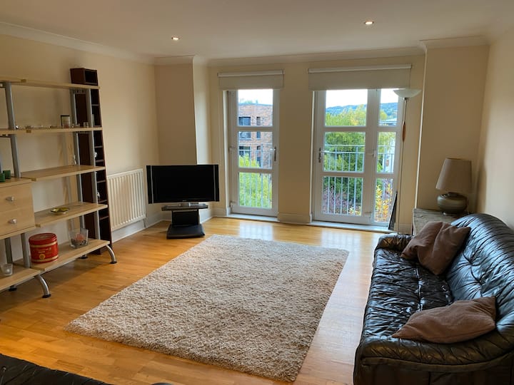 Glasgow, 2 Large Bedroom, Luxury Apartment - East Kilbride