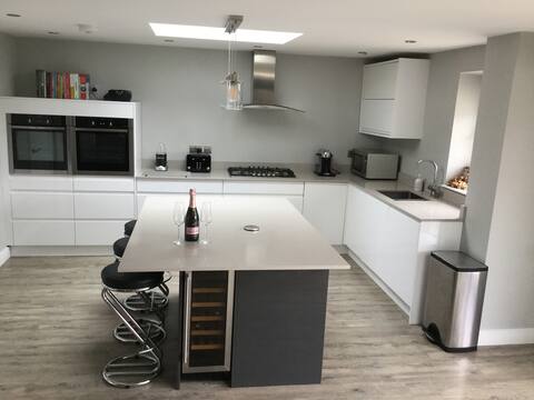 Stylish 3 bedroom house in Reigate