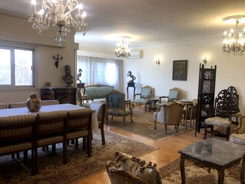 Historic Penthouse - Spacious, Best Location 🏺