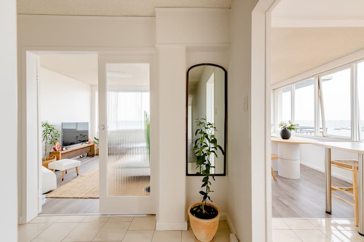 NEW Ocean view in St Kilda beachfront – 2 bedrooms gallery image 4