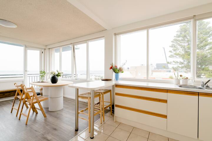 NEW Ocean view in St Kilda beachfront – 2 bedrooms gallery image 5