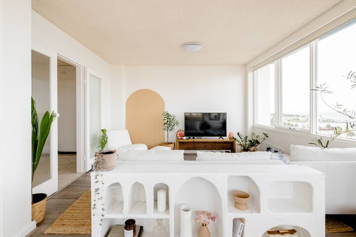 NEW Ocean view in St Kilda beachfront – 2 bedrooms gallery image 3