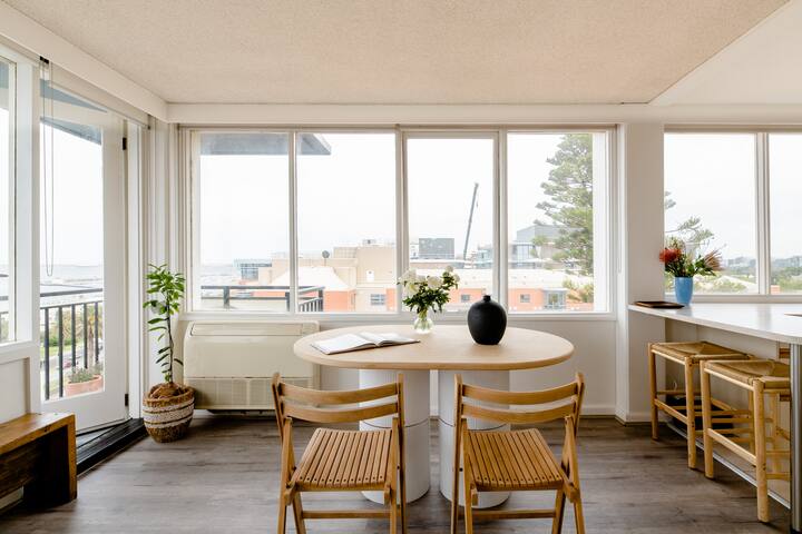 NEW Ocean view in St Kilda beachfront – 2 bedrooms gallery image 2