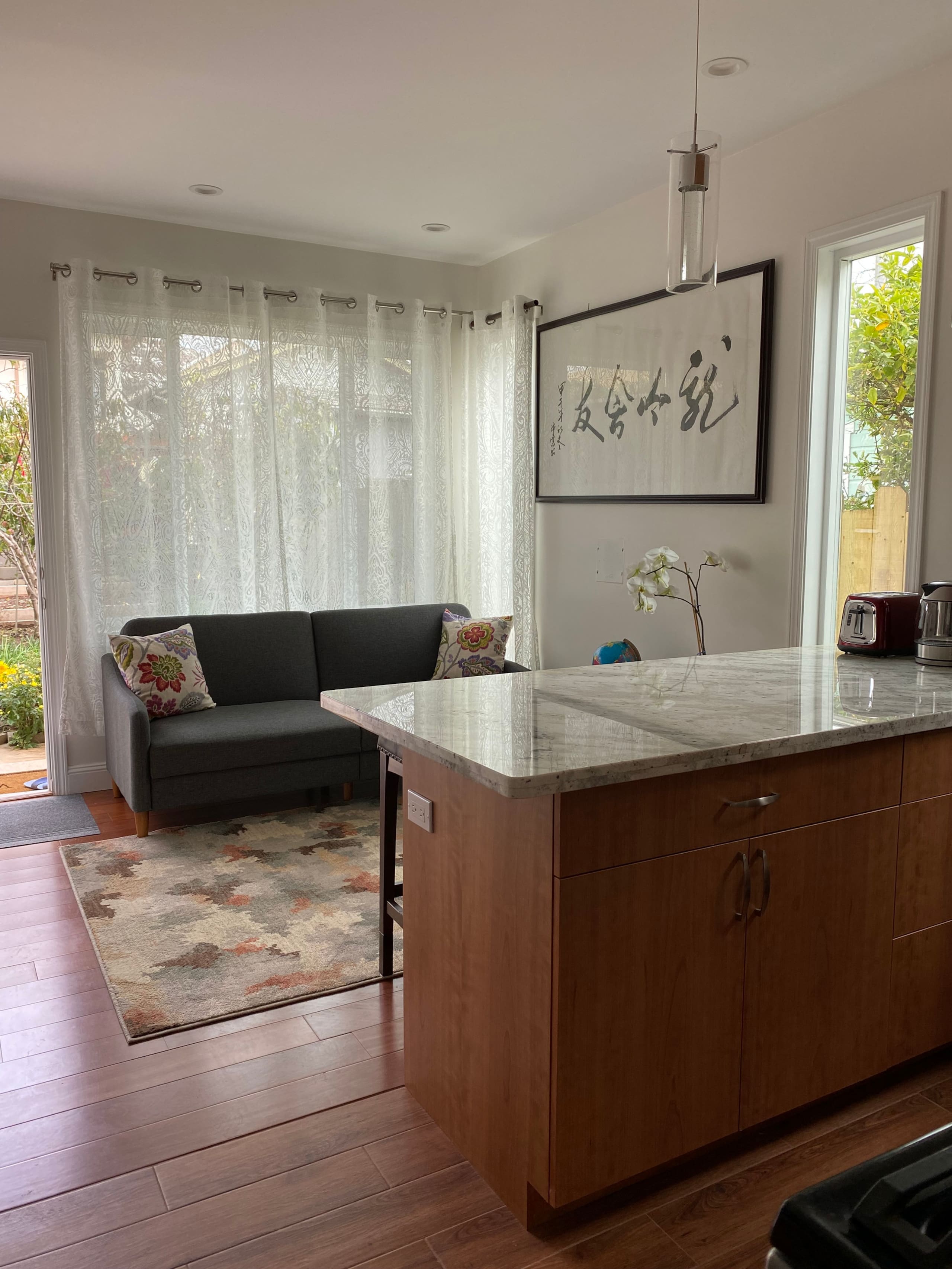 Guesthouse in South San Francisco · ★4.87 · 3 bedrooms · 3 beds · 3 private baths - Image 21