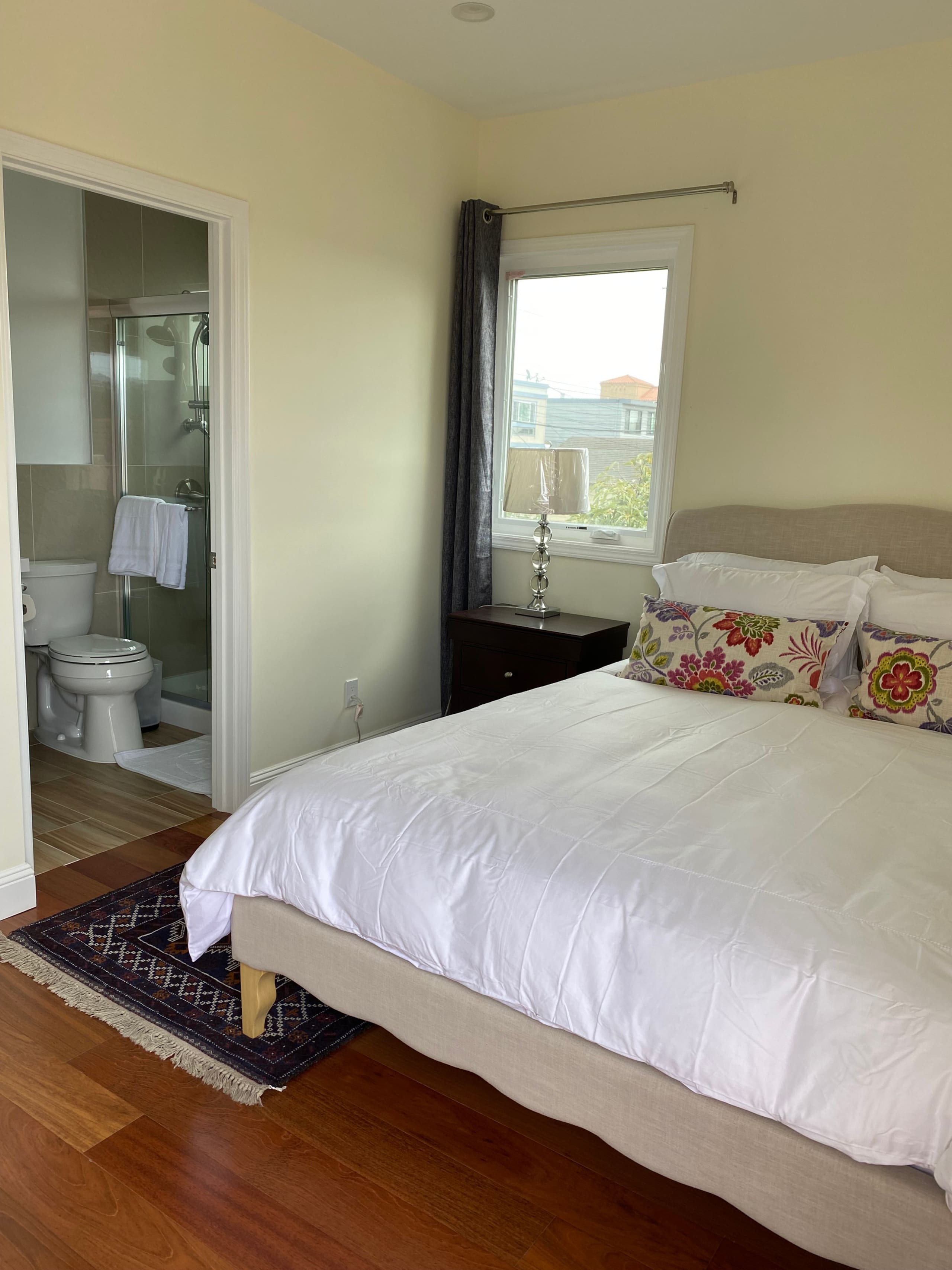 Guesthouse in South San Francisco · ★4.87 · 3 bedrooms · 3 beds · 3 private baths - Image 3