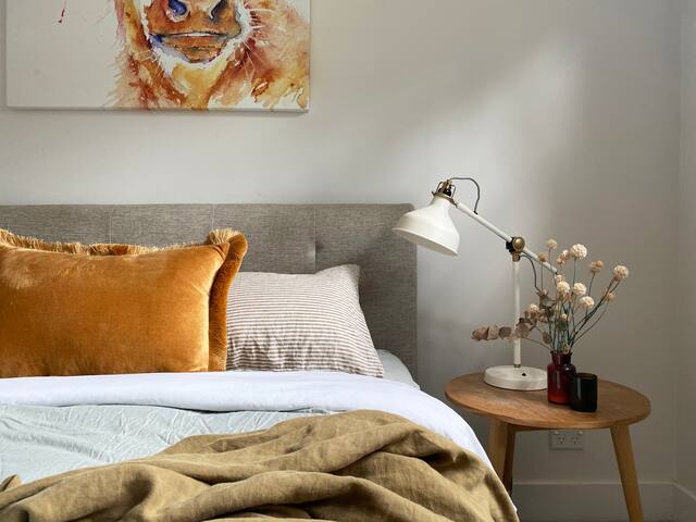 The Avalon Shore – A family oasis with heated pool gallery image 3