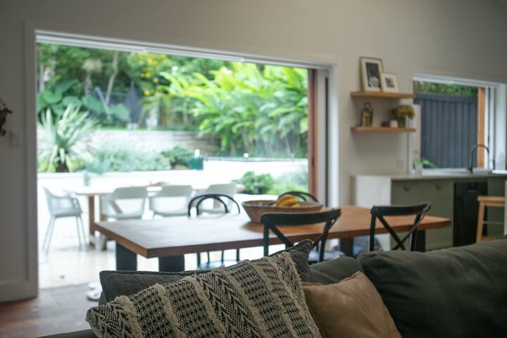 The Avalon Shore – A family oasis with heated pool gallery image 4