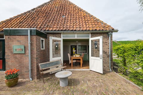 Renovated old farmhouse near the IJsselmeer