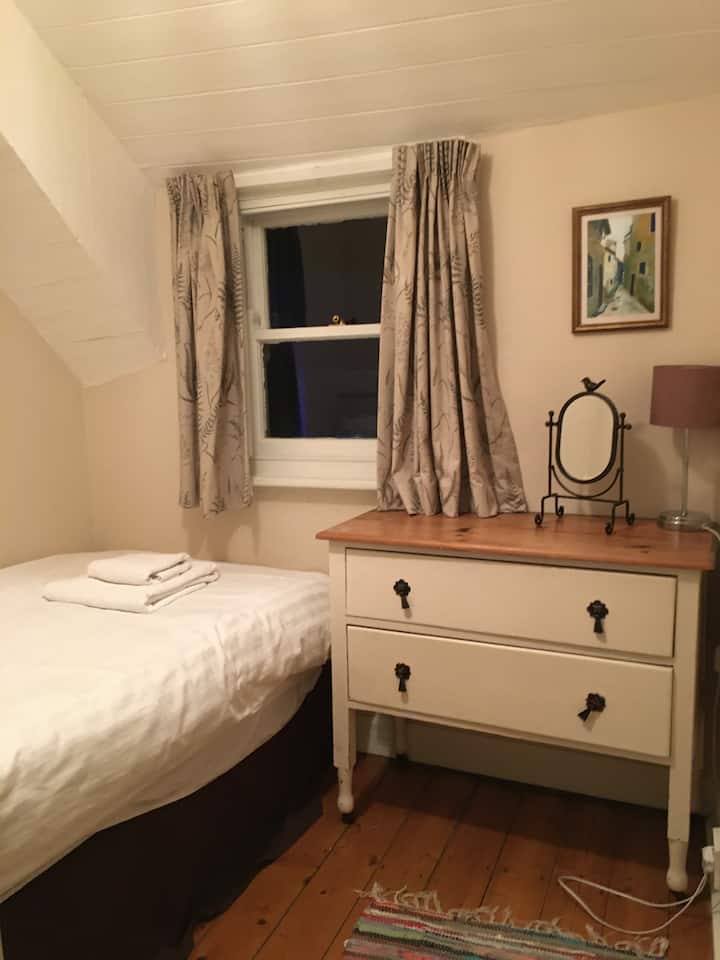 חדר שינה יחיד 