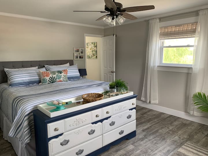 เตียงนอนขนาดคิงไซส์นี้จะช่วยให้คุณนอนหลับได้อย่างสมบูรณ์แบบ!