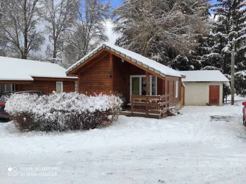 Cozy chalet by the slopes