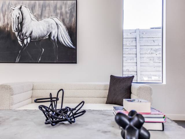 Modern Luxury Midway Hollow – Yard – Driem House gallery image 3