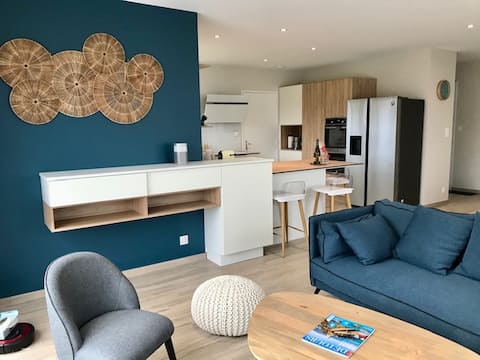 Annonce Airbnb populaire: La Maison du Ribin – Waterfront & Jacuzzi à Ploudalmézeau