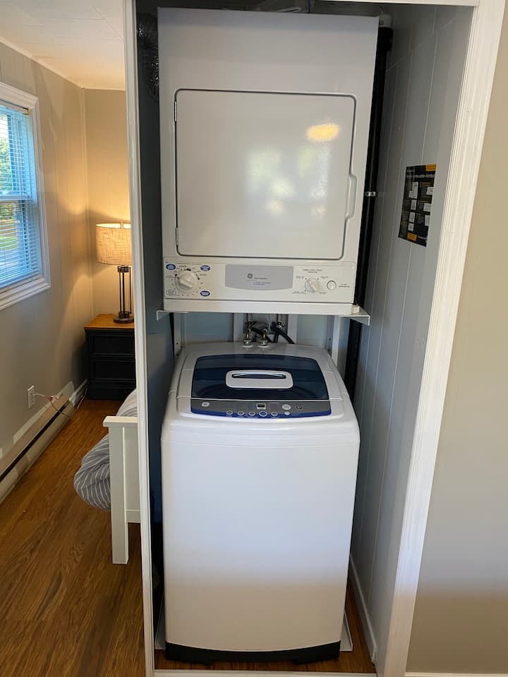 Сопствена пералница во главниот плакар