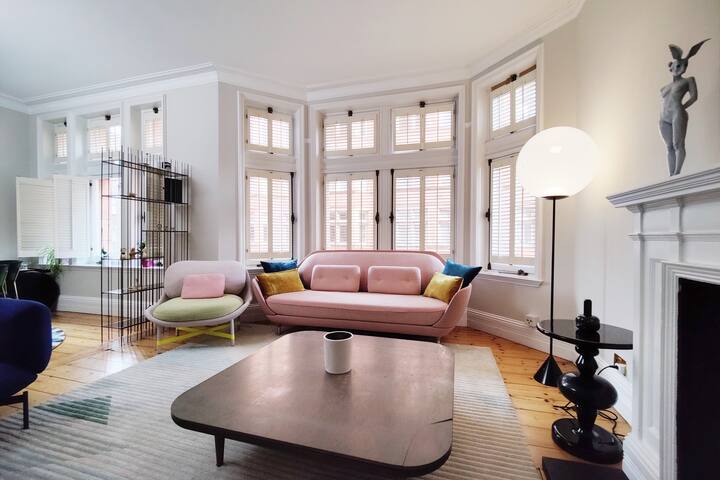 Luxury Condo in Soho with Secret Garden Access gallery image 2