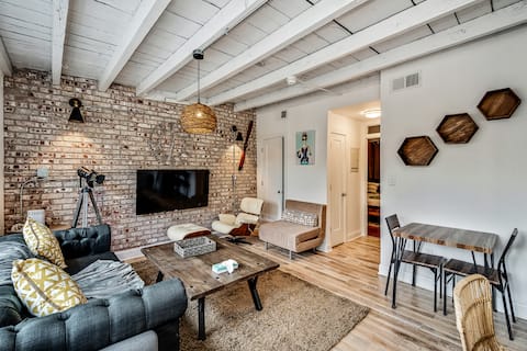 Stunning 5BDR-5BTH with Outdoor Space!