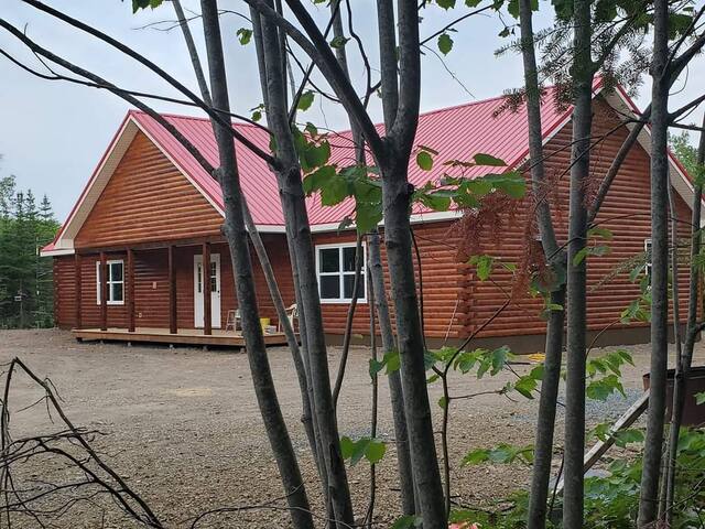 Chalet pouvant coucher 16 personnes gallery image 2