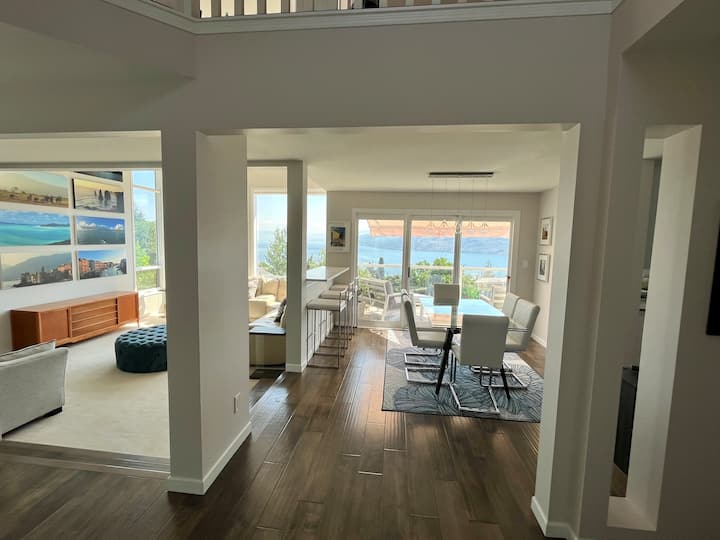 Big Views Retreat- close to beach