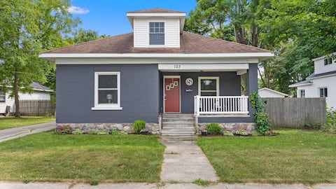 Spacious Home Near Downtown and Golf Resorts