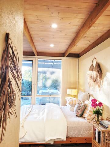 Sun Drenched Beach House 200 Metres From The Shore gallery image 5