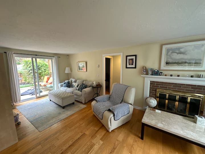Cheerful Two Bedroom Quintessential Cape Home - Barnstable, MA
