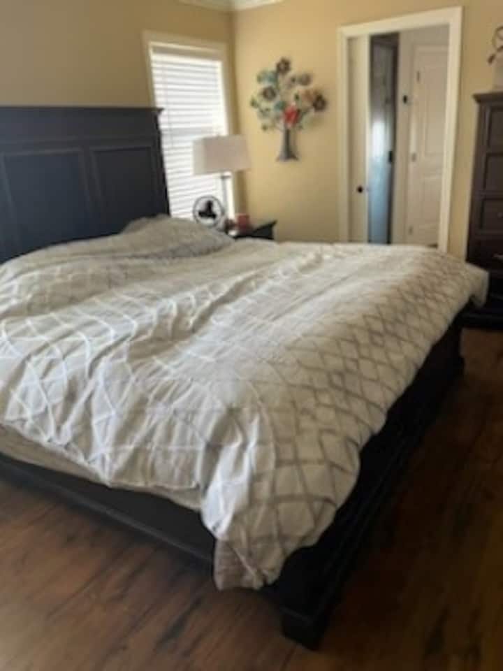 غرفة النوم الرئيسية