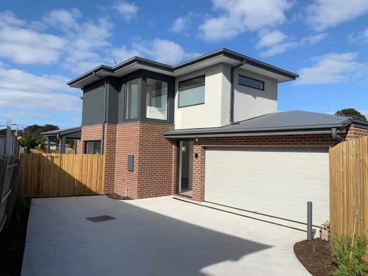 Bel’s Beach House Houses for Rent in Rosebud, Victoria, Australia