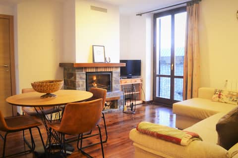 RURAL D 'ÀNEU | Cozy apartment and fireplace